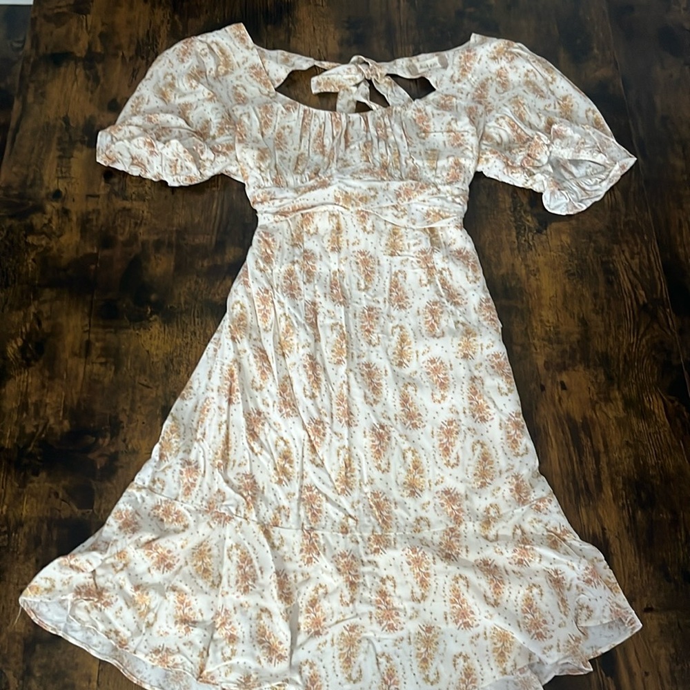 Altar’d State - Floral Dress with Accent sleeves- Size M Beige/Neutrals